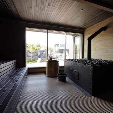 The stretching session in <em>the sauna</em>